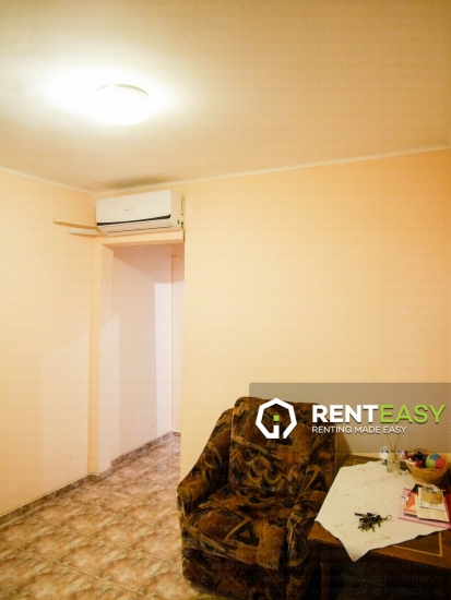 Apartament decomandat cu 3 camere de inchiriat in zona Palas 