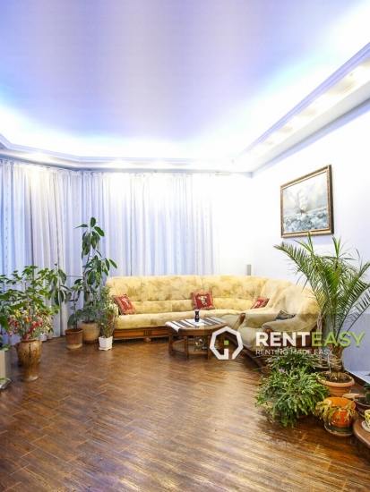 Vila cu 6 camere de inchiriat situata in zona Copou