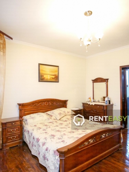 Vila cu 6 camere de inchiriat situata in zona Copou