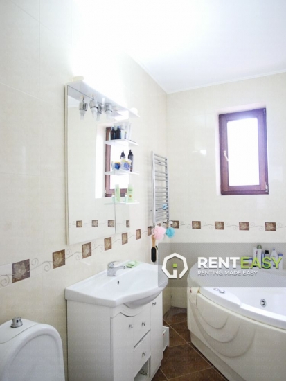 Vila cu 6 camere de inchiriat situata in zona Copou
