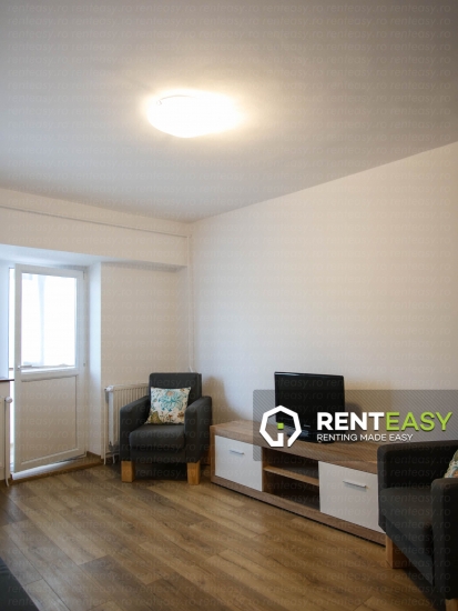 Apartament cu trei camere de inchiriat ,zona Podul de Fier 