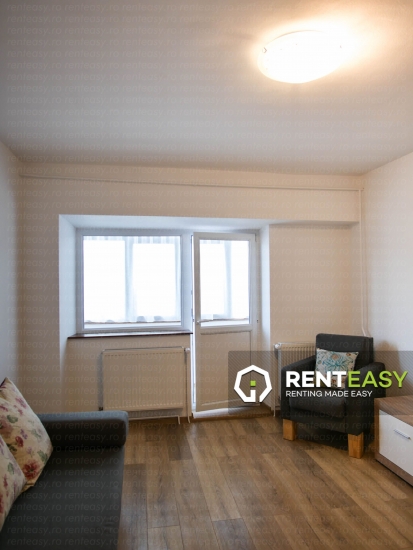 Apartament cu trei camere de inchiriat ,zona Podul de Fier 