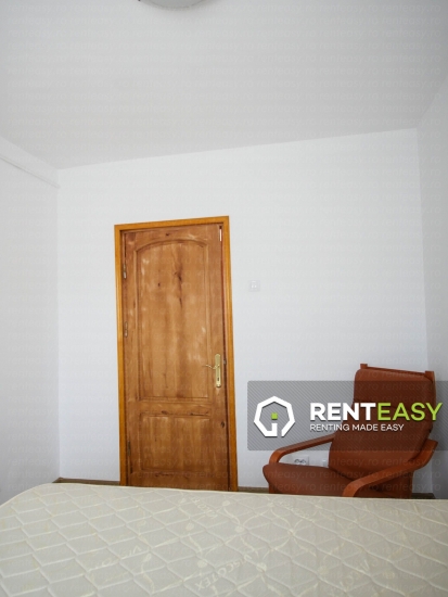 Apartament cu trei camere de inchiriat ,zona Podul de Fier 