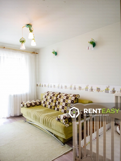 De inchiriat ! Apartament cu trei camere situat in zona Podu Ros