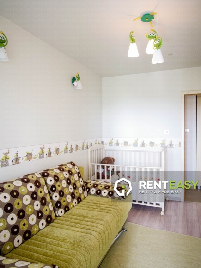 De inchiriat ! Apartament cu trei camere situat in zona Podu Ros