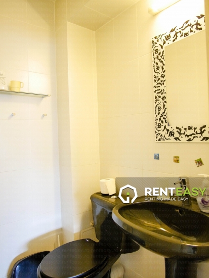 De inchiriat ! Apartament cu trei camere situat in zona Podu Ros