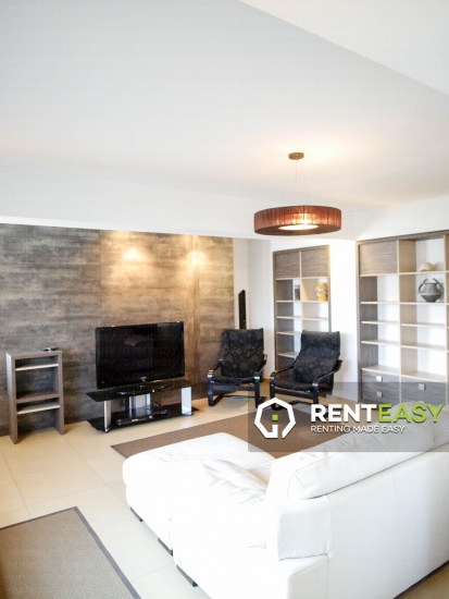 De inchiriat ! Apartament cu trei camere situat in zona Podu Ros