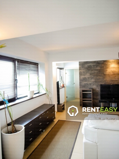 De inchiriat ! Apartament cu trei camere situat in zona Podu Ros