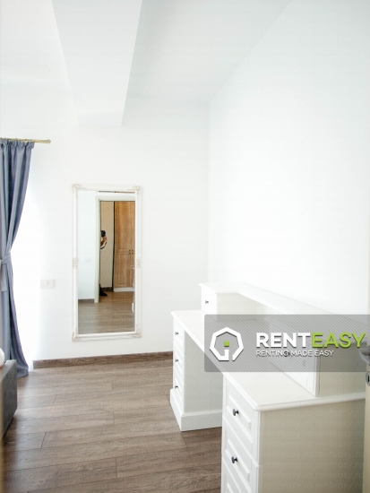 Penthouse cu 3 camere situat in Newton Residence