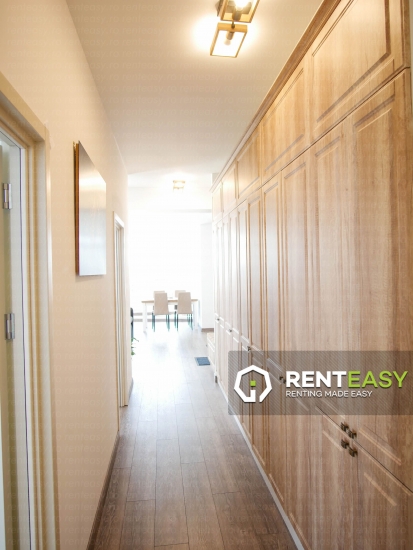 Penthouse cu 3 camere situat in Newton Residence