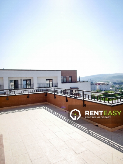 Penthouse cu 3 camere situat in Newton Residence
