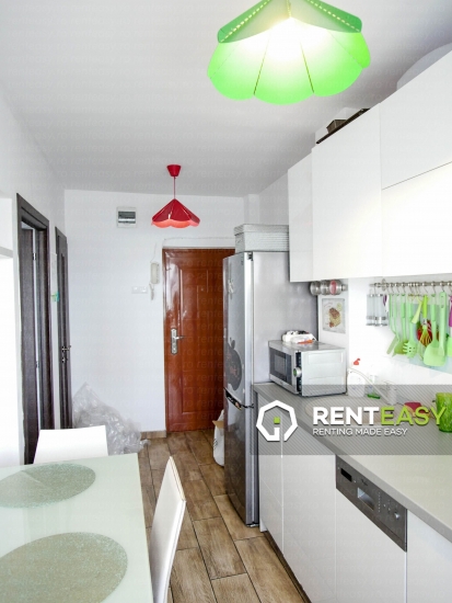 De inchiriat ! Apartament cu trei camere situat in zona Podu Ros - Splai Bahlui