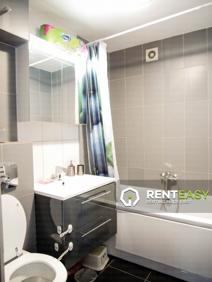 De inchiriat ! Apartament cu trei camere situat in zona Podu Ros - Splai Bahlui