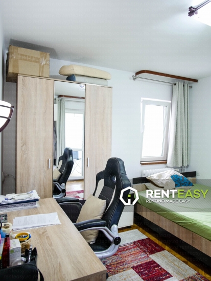 De inchiriat ! Apartament cu trei camere situat pe Bulevardul Independentei