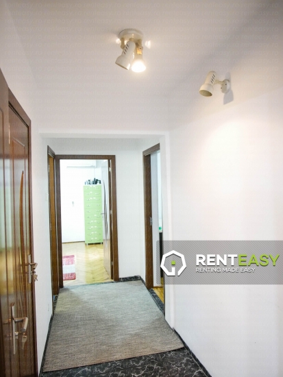 De inchiriat ! Apartament cu trei camere situat pe Bulevardul Independentei