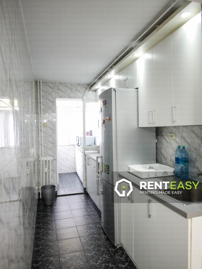 De inchiriat ! Apartament cu trei camere situat pe Bulevardul Independentei