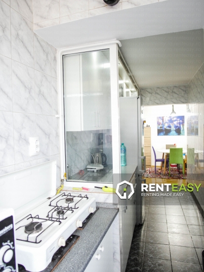 De inchiriat ! Apartament cu trei camere situat pe Bulevardul Independentei