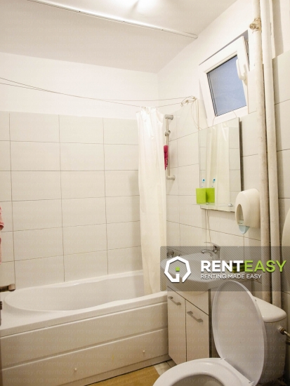 De inchiriat ! Apartament decomandat cu trei camere situat in zona Piata Unirii