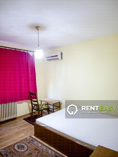 De inchiriat ! Apartament decomandat cu trei camere situat in zona Piata Unirii