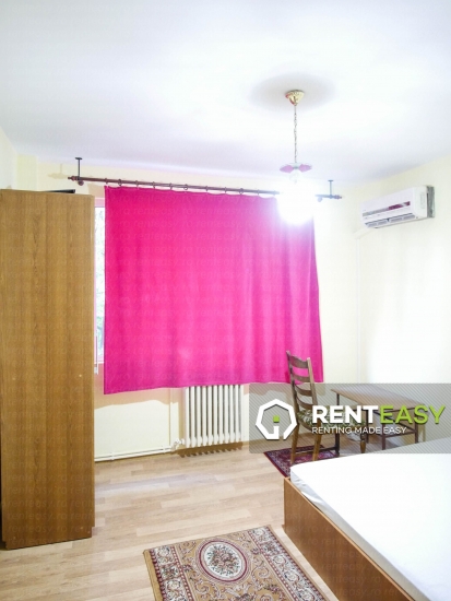 De inchiriat ! Apartament decomandat cu trei camere situat in zona Piata Unirii