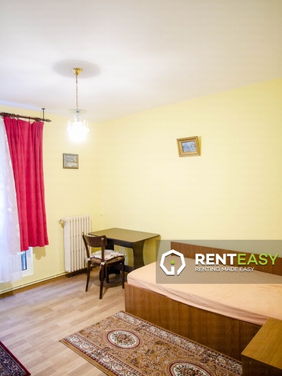 De inchiriat ! Apartament decomandat cu trei camere situat in zona Piata Unirii