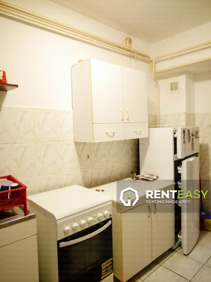 De inchiriat ! Apartament decomandat cu trei camere situat in zona Piata Unirii