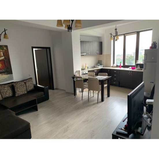 De inchiriat! Apartament 3 camere, zona UMF.