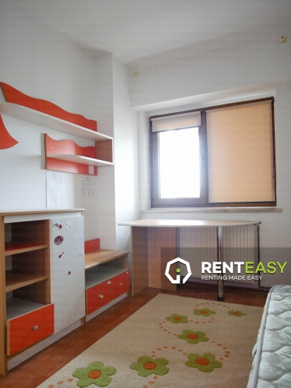 De inchiriat! Apartament 3 camere, zona Hala Centrala!
