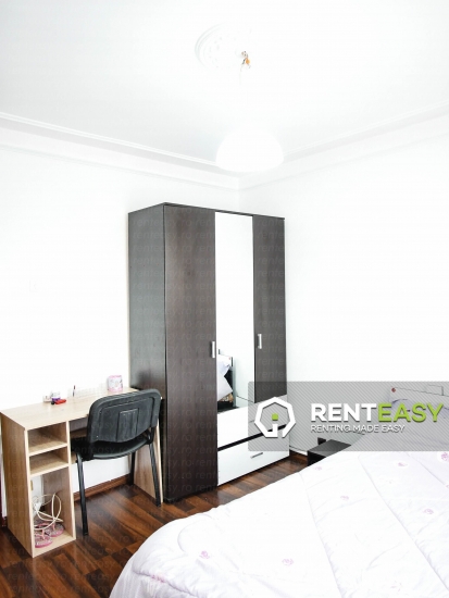 De inchiriat apartament cu 3 camere zona Piata-Unirii