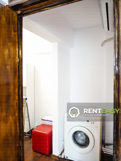 De inchiriat apartament cu 3 camere zona Piata-Unirii