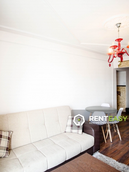 De inchiriat apartament cu 3 camere zona Piata-Unirii