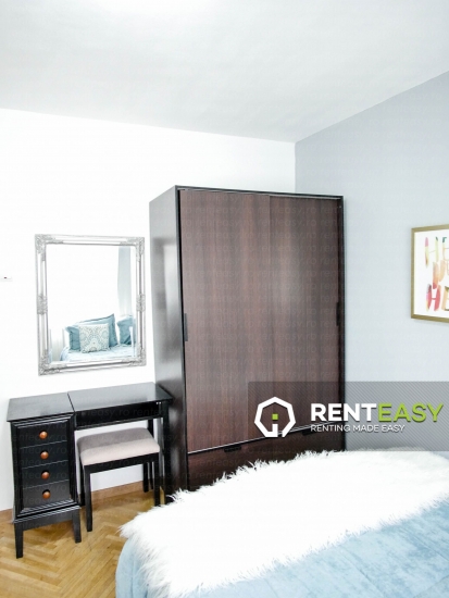 De inchiriat ! Apartament cu trei camere situat in Piata Unirii