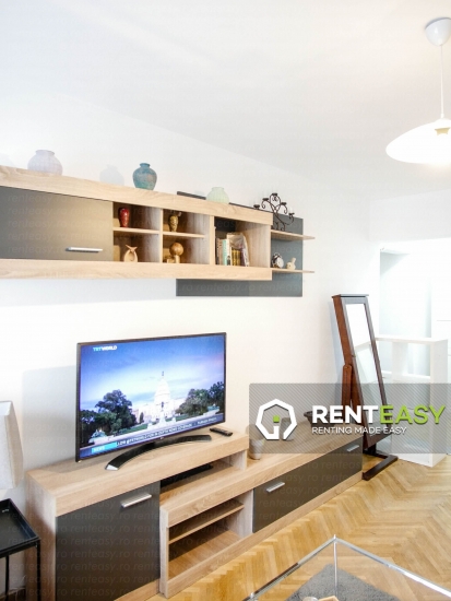 De inchiriat ! Apartament cu trei camere situat in Piata Unirii