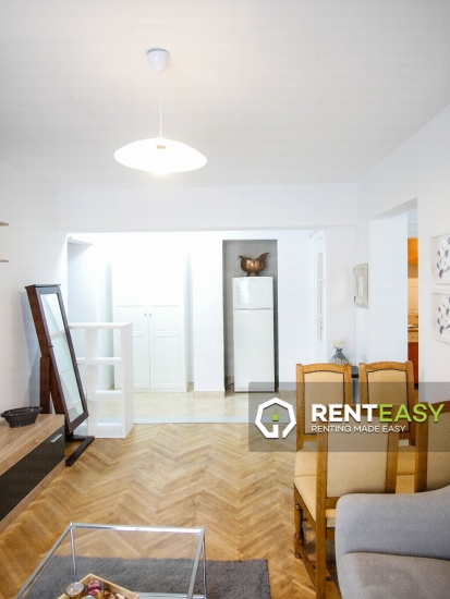 De inchiriat ! Apartament cu trei camere situat in Piata Unirii