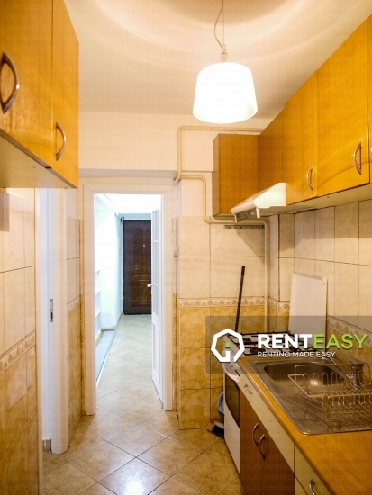 De inchiriat ! Apartament cu trei camere situat in Piata Unirii