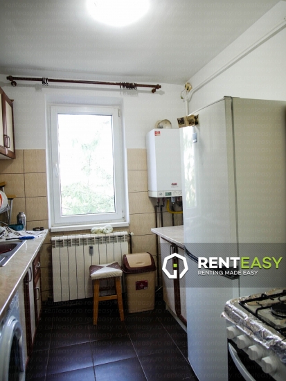 De inchiriat ! Apartament cu trei camere situat in zona Bucsinescu