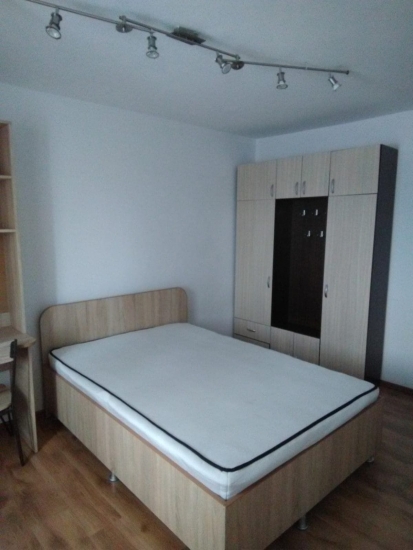 De inchiriat ! Apartament cu o camera situat in zona Podu Ros