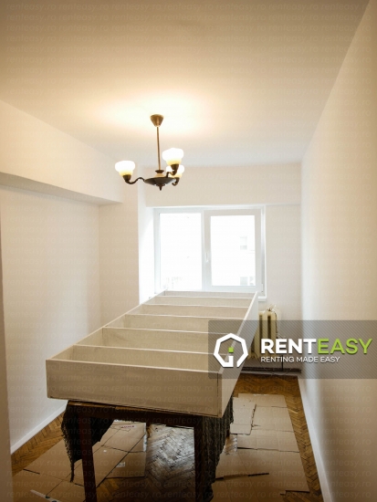 De inchiriat ! Apartament cu patru camere situat in zona Ultracentrala - Luceafarul
