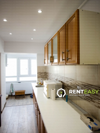 De inchiriat ! Apartament cu patru camere situat in zona Ultracentrala - Luceafarul