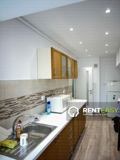 De inchiriat ! Apartament cu patru camere situat in zona Ultracentrala - Luceafarul