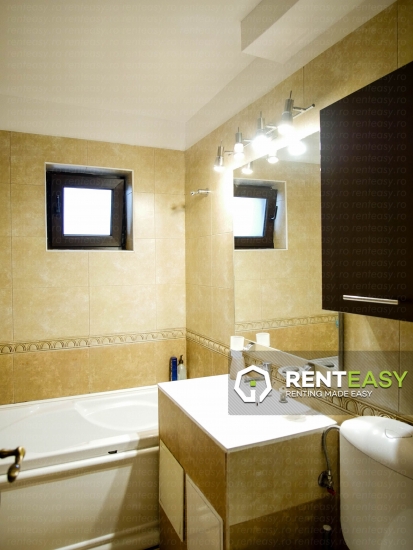De inchiriat! Apartament cu trei camere situat in zona UMF
