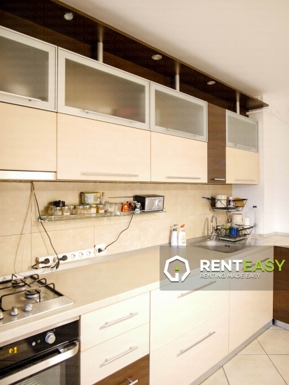 De inchiriat! Apartament cu trei camere situat in zona UMF