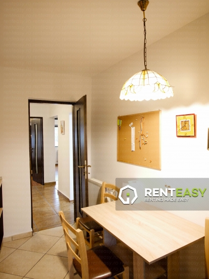 De inchiriat! Apartament cu trei camere situat in zona UMF