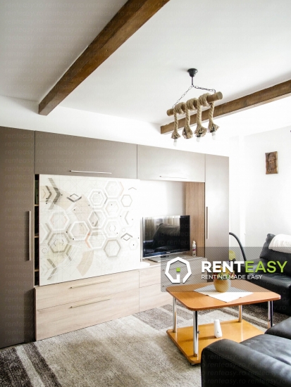 De inchiriat ! Apartament cu trei camere situat in zona Piata Unirii