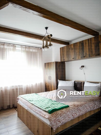 De inchiriat ! Apartament cu trei camere situat in zona Piata Unirii