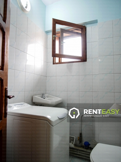 De inchiriat ! Apartament cu trei camere situat in zona Pacurari - Petru Poni