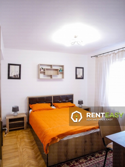 De inchiriat ! Apartament cu trei camere situat in Piata Unirii