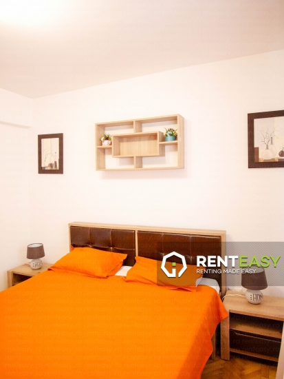 De inchiriat ! Apartament cu trei camere situat in Piata Unirii