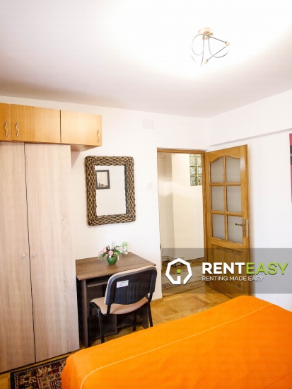 De inchiriat ! Apartament cu trei camere situat in Piata Unirii