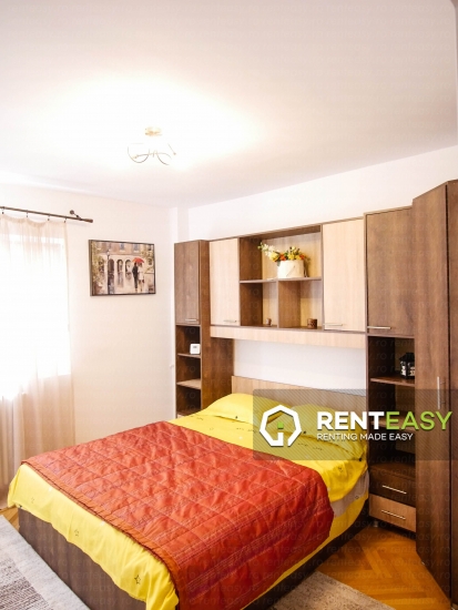 De inchiriat ! Apartament cu trei camere situat in Piata Unirii